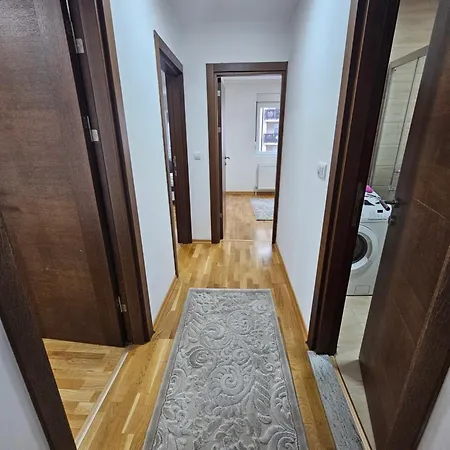 Bisevac Apartament *
